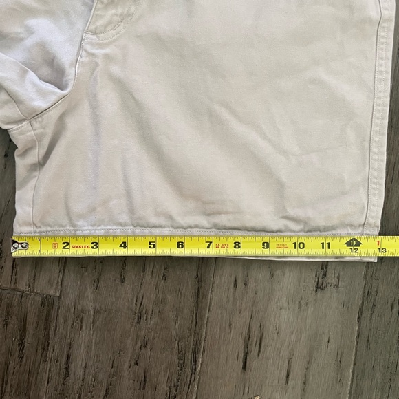 HSZ Studio Khaki Shorts Size 10 - Picture 5 of 9
